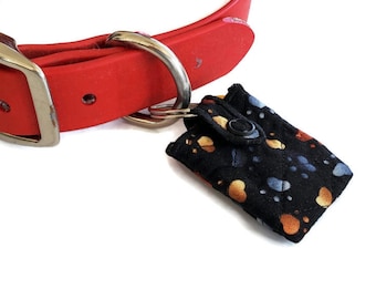 Quilted Paw Print Dog Tag Silencer: Padded Pet ID Holder