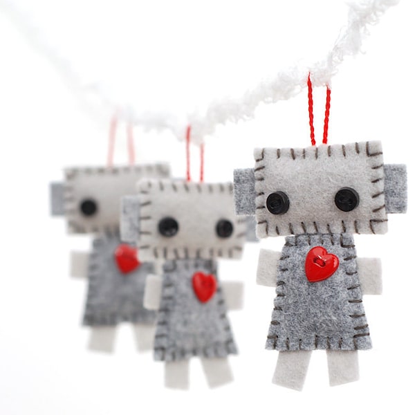 Hanging Plush Robot Ornaments - Set of 3 - Red Hearts and Loops - Valentine or Christmas Ornaments - Gift Tag - Chibi Robot - Handmade