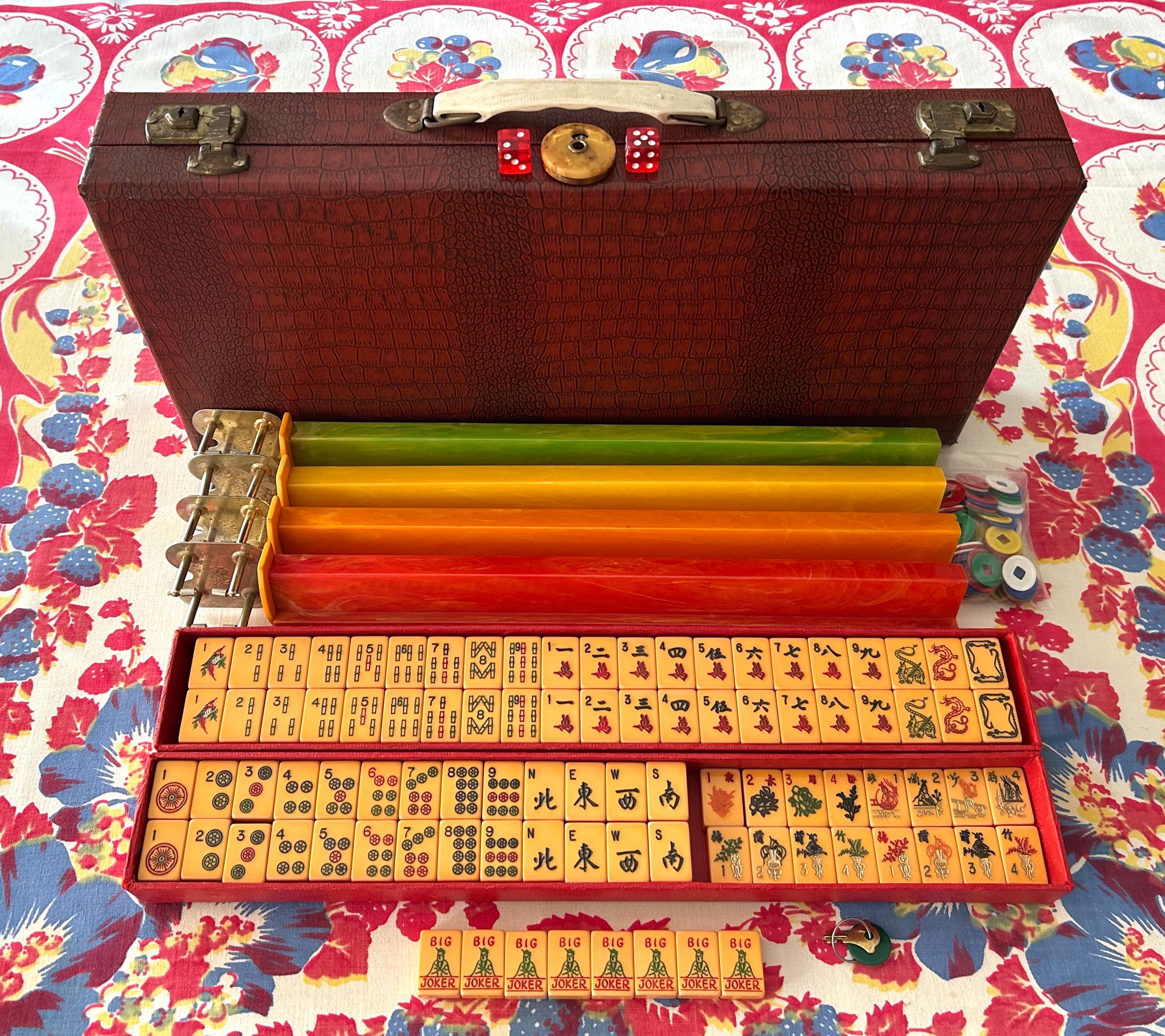 Iconic 60's Vintage Royal Depth Control Mah Jongg Set - 160