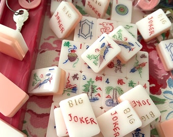 Triple Layer PINK Lucite Vintage Mah Jongg set - complete and NMJL ready with w/8 Natural Jokers