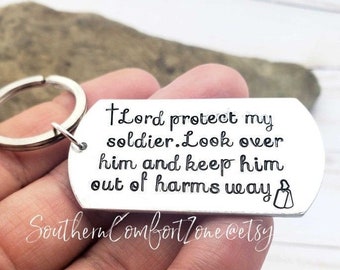 Soldat Schlüsselanhänger - Gebet - Sheriff - Hand gestempelt - personalisierte Geschenk Lord halten Ihn sicher - ich liebe meinen Soldaten - Armee Marinemarine Luftwaffe