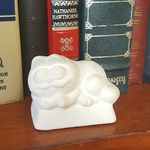 Vintage Garfield Figurine, Garfield Paperweight, Garfield the Cat, Garfield Statue