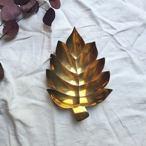 Vintage Brass Leaf Dish, Brass Trinket Dish, Boho Decor, Brass Autumn Decor, Office Decor