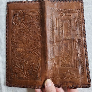 Cartera vintage de cuero repujado, cartera de cuero repujado a su elección, cartera de cuero de los años 70, cartera de cuero color canela, cartera de cuero marrón imagen 5