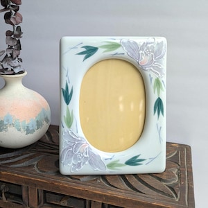 Vintage Floral Picture Frame | Oval Porcelain Photo Frame with Stand & Wall Hook | Pastel Orchid Design | 1980s Table Decor