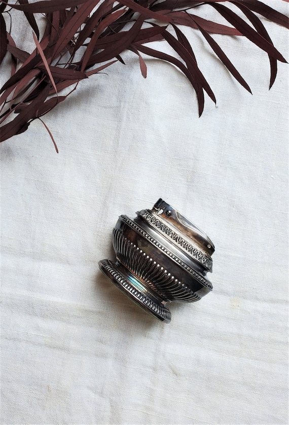 Vintage Ronson Queen Anne Table Lighter, Silver Table