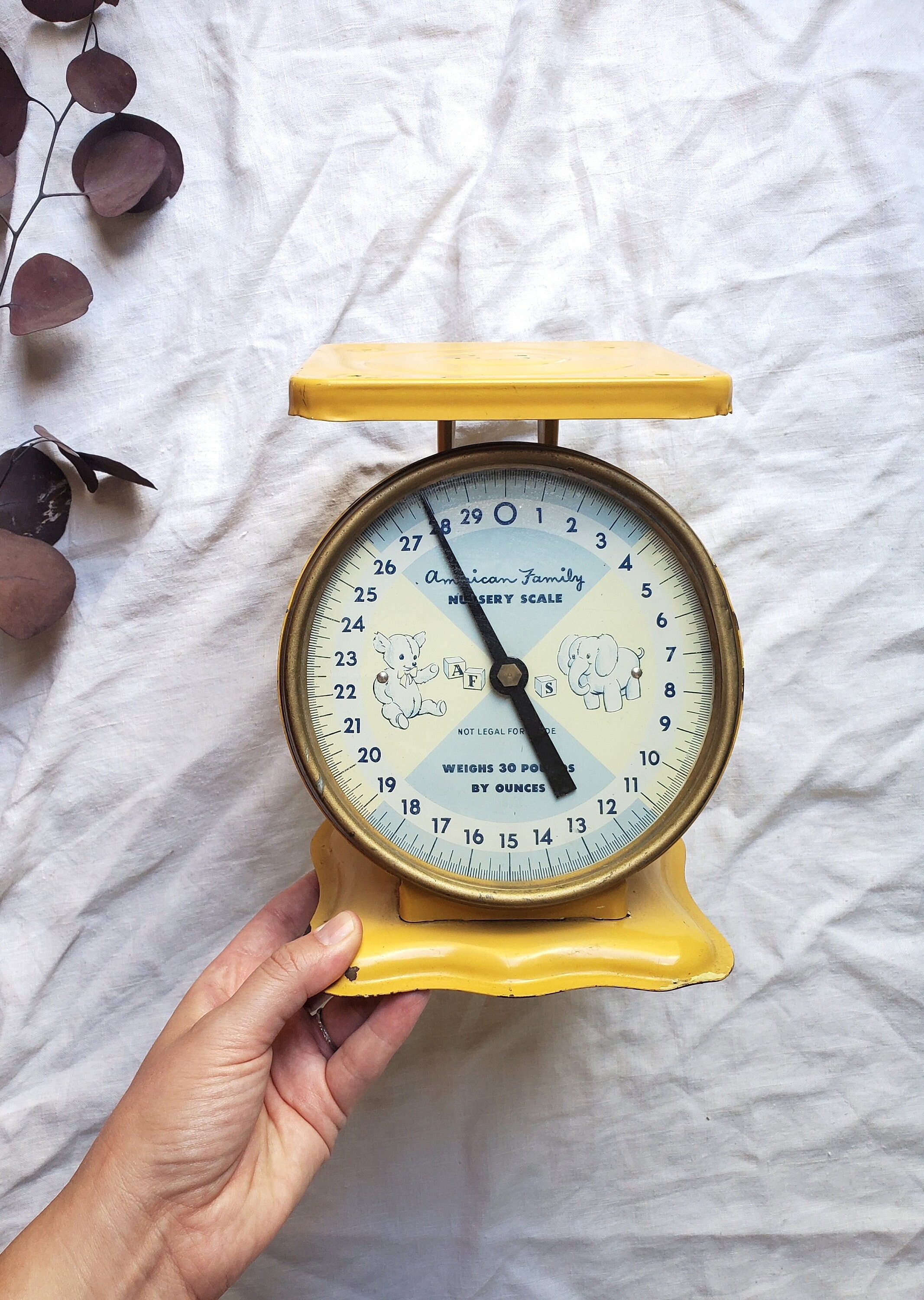 アンティーク雑貨 Vintage American Family Nursery Scale Vintage American Family Nursery Scale | Mustard Yellow Baby Scale