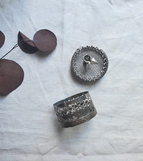 Vintage Rose Trinket Box, Silver Round Filigree Box, Dresser Jar,  Metal Round Lidded Box, Potpourri Pot, Small Jewelry Box, Mesh Metal Box