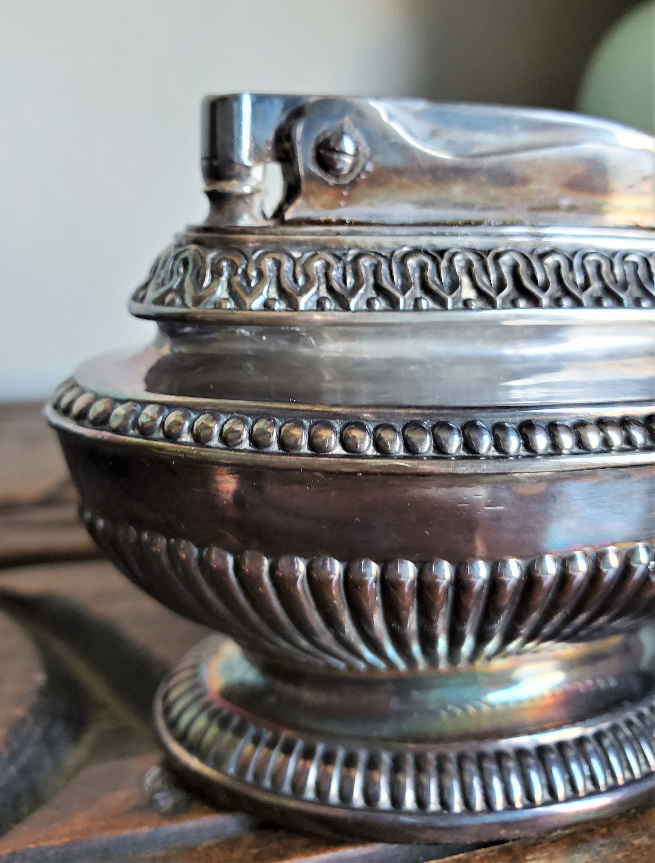 Vintage Ronson Queen Anne Table Lighter, Silver Table