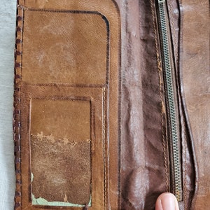 Cartera vintage de cuero repujado, cartera de cuero repujado a su elección, cartera de cuero de los años 70, cartera de cuero color canela, cartera de cuero marrón imagen 6