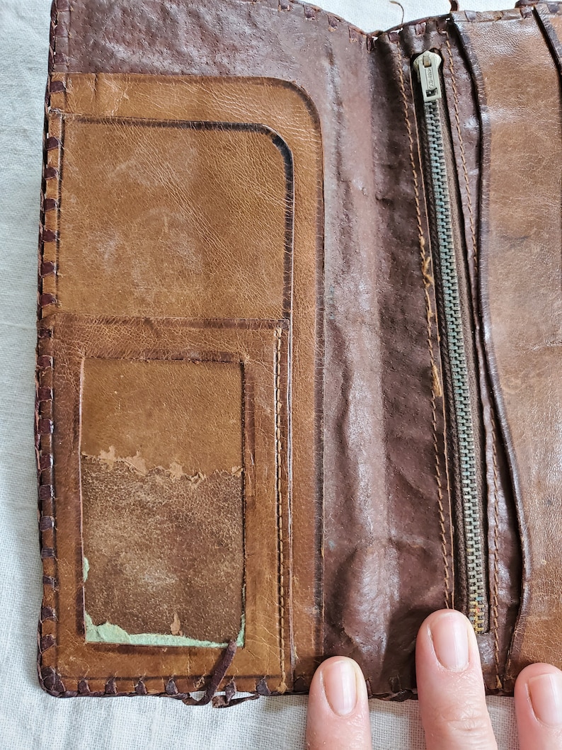 Cartera vintage de cuero repujado, cartera de cuero repujado a su elección, cartera de cuero de los años 70, cartera de cuero color canela, cartera de cuero marrón imagen 6