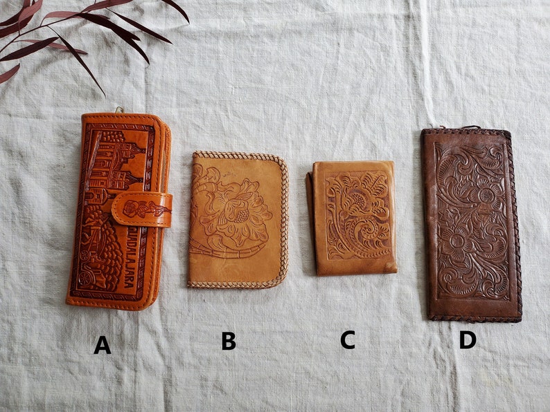Cartera vintage de cuero repujado, cartera de cuero repujado a su elección, cartera de cuero de los años 70, cartera de cuero color canela, cartera de cuero marrón imagen 2