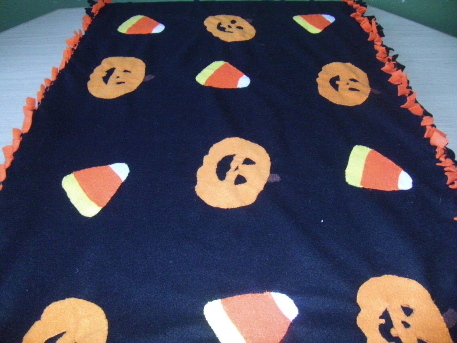 Small handmade Halloween fleece blanket one of a kind fall Etsy Nederland