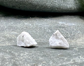 Rough White Howlite / Howlite Earrings / White Stone Earrings / Howlite Stud Earrings / Hypoallergenic Earrings / Healing Gemstones