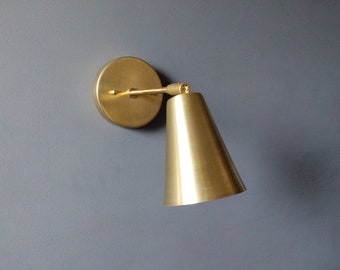 Sconce de pared de cono extendido de latón - Mediados de siglo - Atómico - Sombra giratoria - Iluminación del dormitorio - Baño - Contemporáneo - Granja - UL