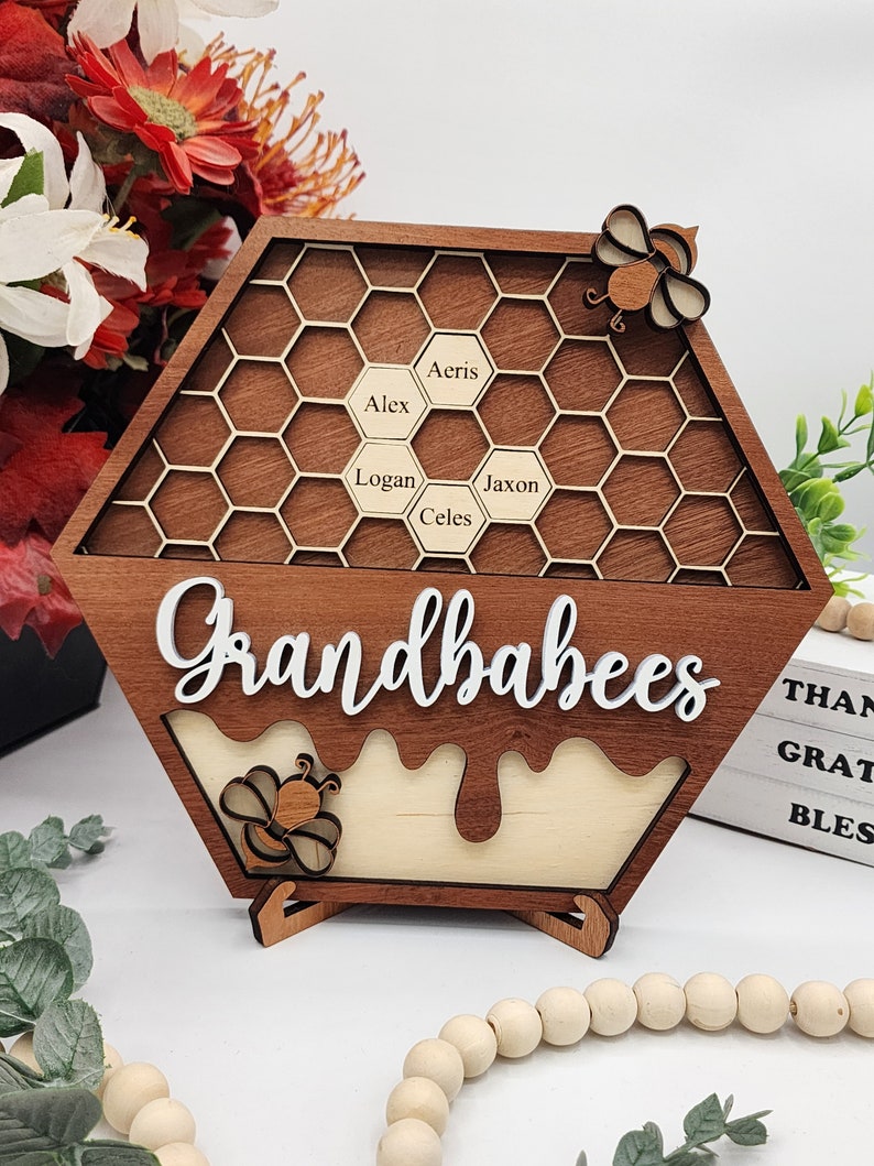 Personalized Bee Hive Family Tree Plaque, Custom Bee Family Gift For Grandma Grandbabees Sign, Mothers Day Gift Grandparents Gift Home Decor Hexagon 8.5"x10"