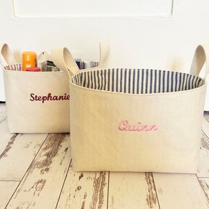Personalisierter Aufbewahrungskorb, benutzerdefinierter Windelkorb für Babypartygeschenk, gesticktes Monogramm-Spielzeugkorb, Kinderzimmerkorb aus Segeltuchstoff mit Namen