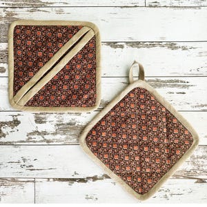 PDF Pattern for Pot Holder, Sewing Pattern and Tutorial for Quilted Hot Pad with Hanging Loop and Pocket, Sew a Homestead Kitchen Gift image 6