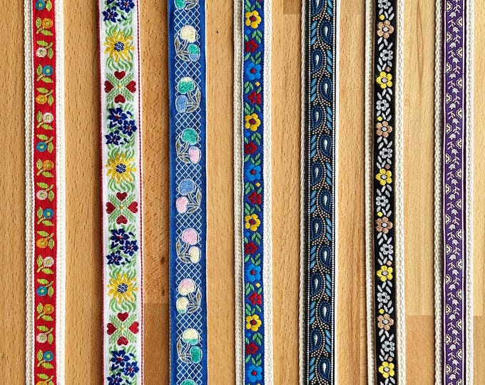 Yoga Mat Carrier Strap, Adjustable Carrying Strap for Picnic Blankets or Beach Towels, Yoga Gift, Embroidered Floral Yoga Mat Strap