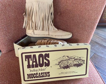 Vintage Taos Deer Skin Rare Moccasins~Ankle High Fringed Top~ New Old Stock~ Beautiful SOFT Size 7-8…