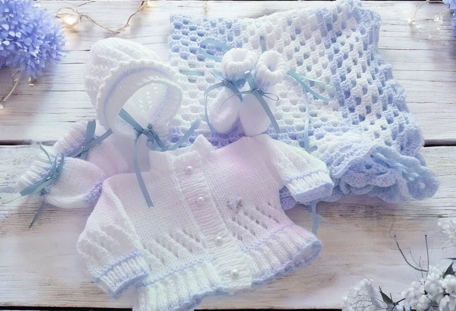 Ensemble Tricoté Main Bébé 0-3 Mois - Veste, Chapeau, Bottes - Comme Neuf, 100% Acrylique