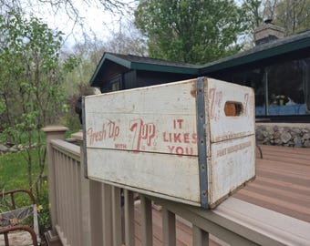Auténtica caja de madera de refrescos 7Up de la década de 1950 / Gráfico "Refrescátate con 7Up" / Artículos de colección publicitarios locales de Michigan