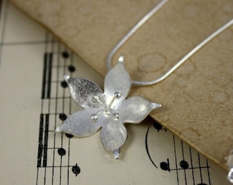 Lily pendant