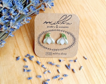 Weiße Schneeglöckchen Ohrstecker, kleine Galanthus Ohrstecker, botanische Blumenschmuck, zierliche wilde Glockenblumen, Geschenk für Naturliebhaber