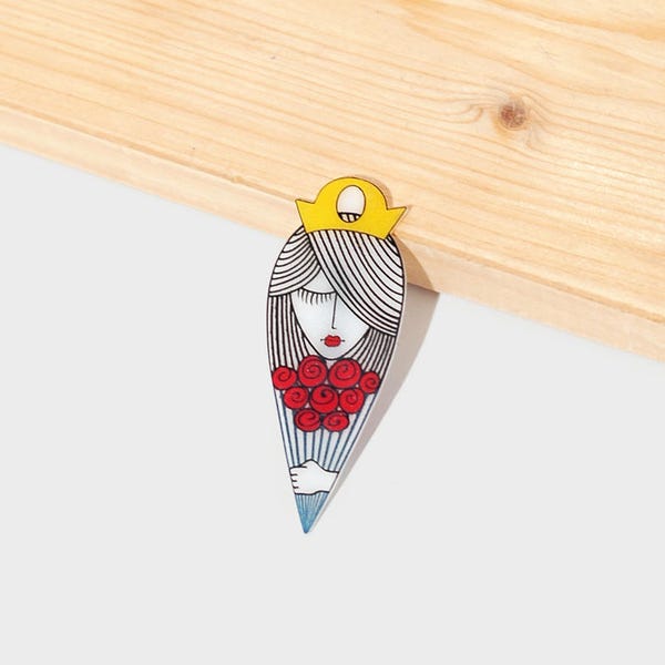 Princess Brooch, Fantasy Girl Badge, Illustrated Character, Shrink Plastic Brooch, Girl with Roses, Unique Design, Cute Gift