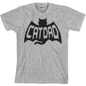 Koszulka z nadrukiem unisex na Dzień Ojca - Koszulka z nadrukiem Catdad Comic Book Fan - Spersonalizowany prezent na Dzień Ojca - Koszulka z bawełny unisex - Pozycja 3631 - Czarny atrament