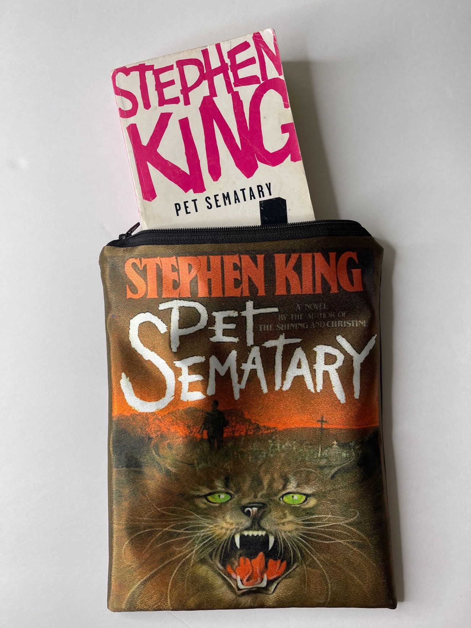 pet-sematary-book-sleeve-with-zipper-closure-padded-book-sleeve-book
