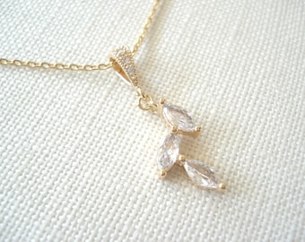 Garten Hochzeit ...Gold CZ Blatt Halskette, Brautjungfer Geschenk, Zierliche Halskette, Ohrringe, Armband Marquise Form CZ, Brautpartygeschenk