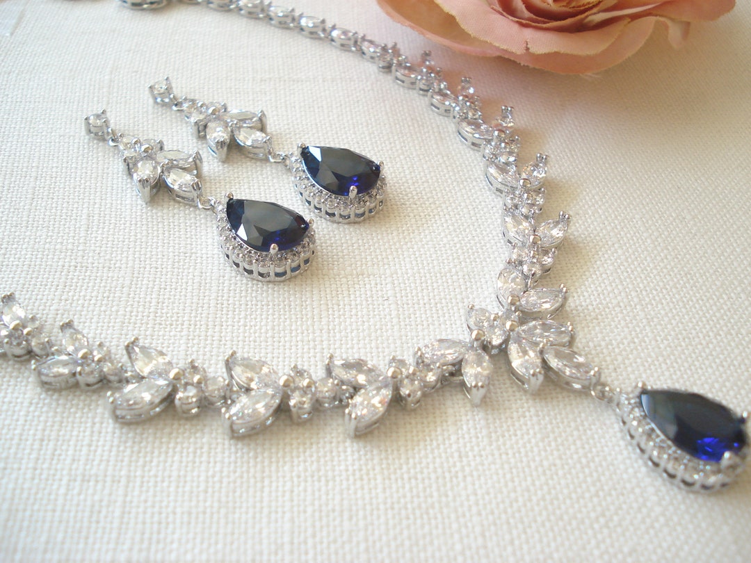 Conjunto de joyas de zafiro y circonita Glamoroso