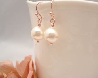 Swarovski pearl drop Earrings...White or Cream pearl, bridal jewelry, bridesmaid gift, Wedding jewelry, Bridal earrings, Mother's jewelry