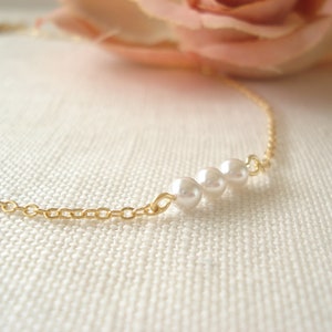 Pearl Necklace...Three Pearls in Gold, Silver or Rose gold chain, Bridal jewelry, bridesmaid gift, wedding jewelry