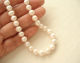 Pearl Necklace...Freshwater Pearl w/Gold or Silver finish, 8mm knotted Pearl, Bridesmaid gift, Wedding, Bridal jewelry