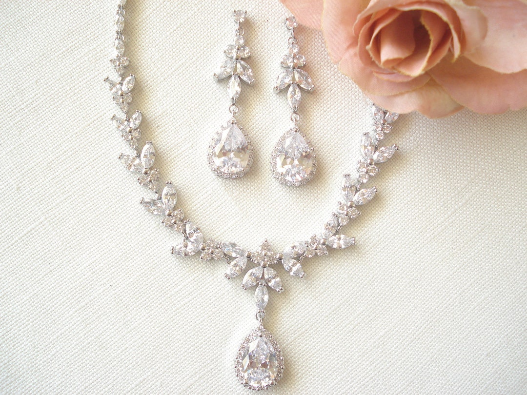 Glamourous Bridal Jewelry Set...cz Wedding Jewelry Set in Silver