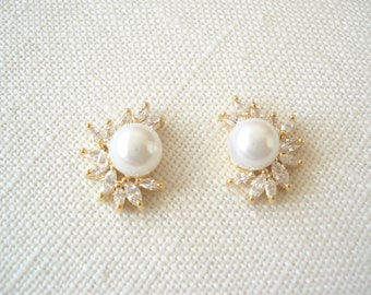 Pearl Earrings...Solitaire Pearl in Gold or Silver or Rose Gold setting, Bridesmaid gift, Wedding jewelry, Bridal jewelry