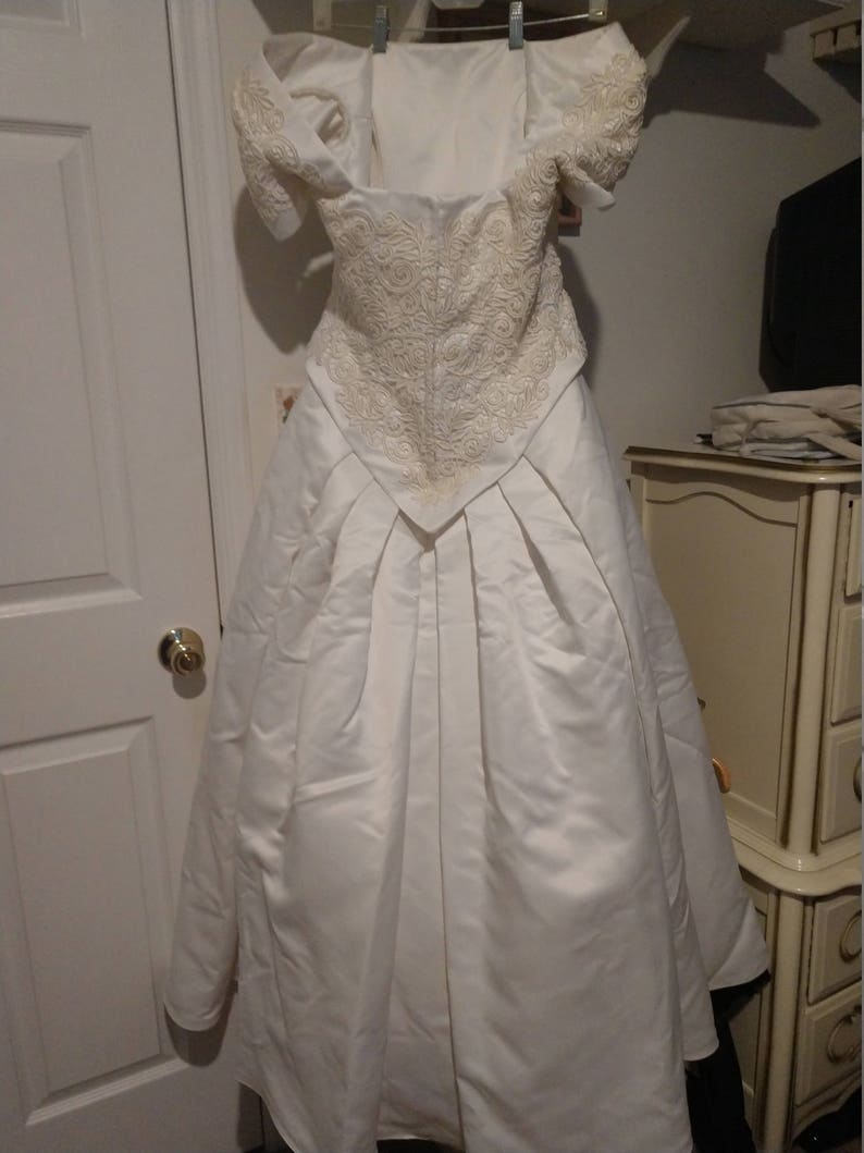 Vintage Ball Gown Wedding Dress image 4