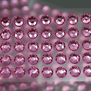 Rosa heiße Acryl runde Rhinestone-selbstklebende Edelsteine für Halloween-Partys, Gesichtsjuwelen Handwerkshaarverzierungskarte Einladung