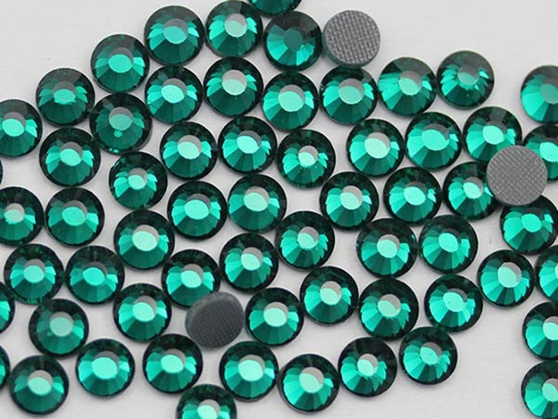 Heat Set Iron On Rhinestones Superior quality DMC 5 Available Sizes Hotfix Green Emerald Y205 Loose Hot Fix