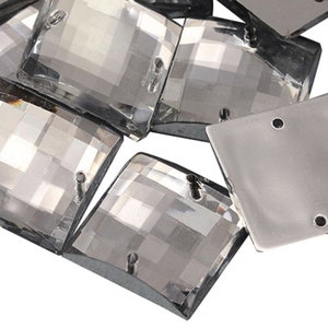Perline da cucire quadrate trasparenti con retro piatto, per artigianato, strass in plastica acrilica con fori, per cucire, abbellimenti di abbigliamento, costumi e cosplay.