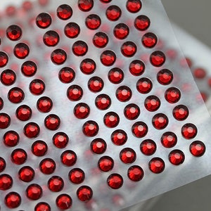250-500 PCS Red Ruby Acryl Stick On Runde Strasssteine Selbstklebende Edelsteine 7 Größen Gesicht Edelsteine Körper Kunst Juwelen für Scrapbooking oder Kartenherstellung Bild 9