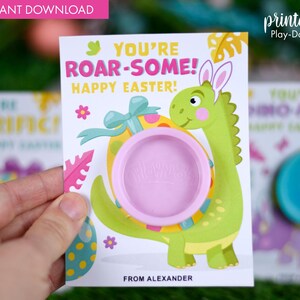 Tarjetas de regalo de plastilina de Pascua imprimibles con diseño de dinosaurio / Regalos de Pascua para la clase / Regalo sin dulces / Regalo pequeño / Recuerdo del aula para niños