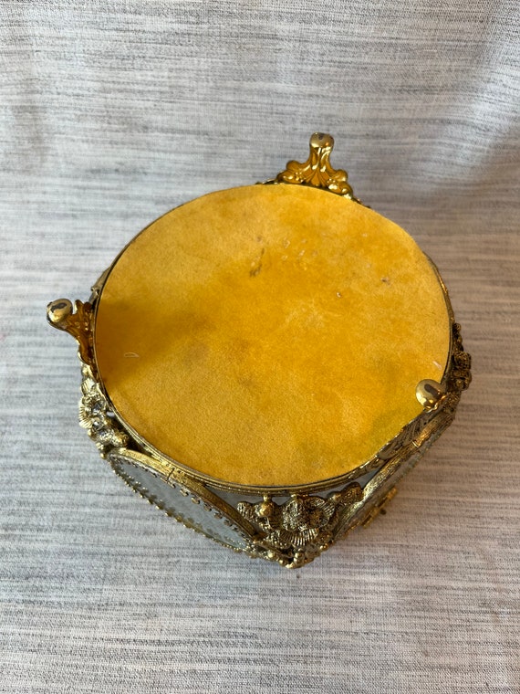 Large Globe Ormolu Filigree Jewelry Casket - image 10