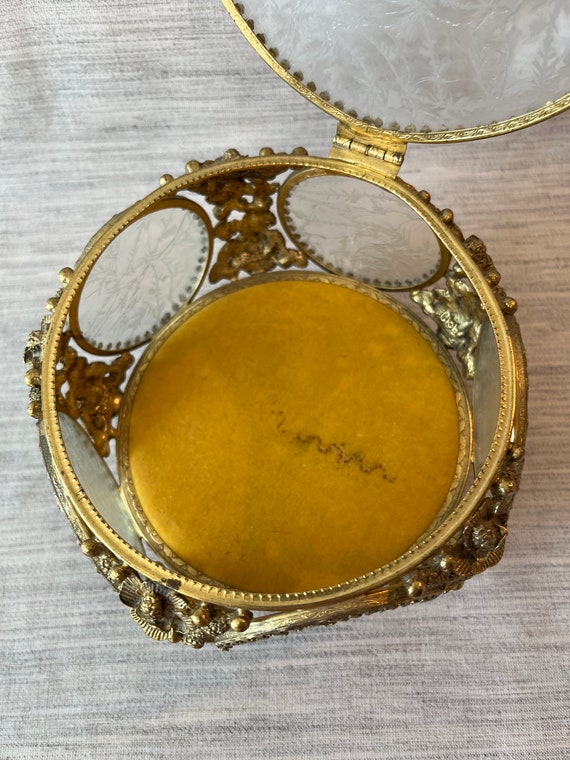 Large Globe Ormolu Filigree Jewelry Casket - image 6