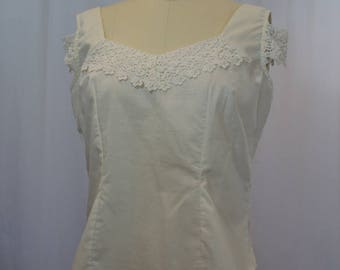 Vintage Off White Blouse with Lace Bodice and Sleeve Detail