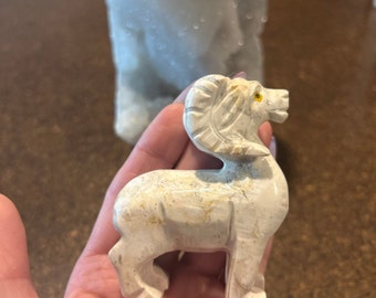 Closing shop sale~ the White goat carved crystal