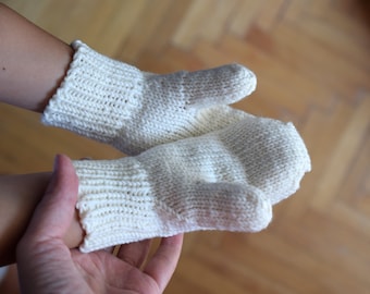 White toddler mittens, hand knit children's mittens, off white kid gloves, baby mittens, merino wool mittens, made to order