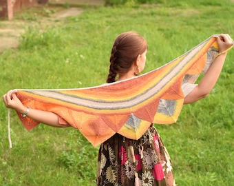 Boho shawl in autumn shades, women's scarf, scalloped crescent shape, bohemian scarf, hipster scarf, Ready to ship